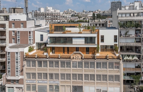 L'école LISAA reprise par Primovie à Paris. 