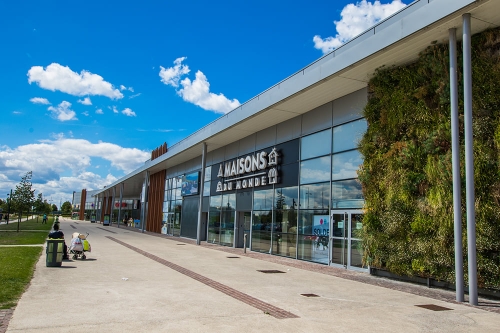 Le Shopping Parc Carré Sénart, à proximité du vaste centre commercial du même nom