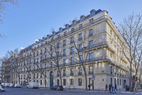 Le Baron, au 119-121 boulevard Haussmann, à Paris 8. 