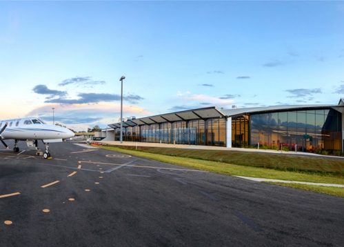 AW Edwards est notamment intervenu sur l'extension de l'Armidale Airport