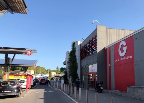 L'un des deux hypermarchés Casino acquis par M&G Real Estate fin 2021