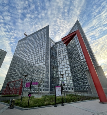La Tour Landscape situé à la Défense à la fin de sa rénovation.