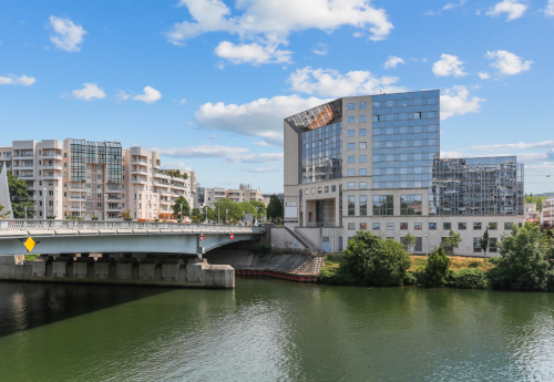 L'immeuble de bureaux "Seine Saint-Germain" situé à Issy-Les-Moulineaux. © BNP Paribas Real Estate