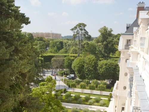 Le Waldorf Astoria Versailles-Trianon Palace, un 5* de 199 chambres situé à Versailles. 