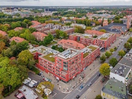 Les bureaux Q21 comprennent des bâtiments de cinq et sept étages. © Room Communication