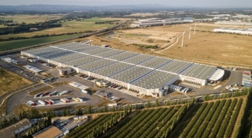 La plateforme logistique développe 113 000 mètres carrés à Saint-Martin-de-Crau. 