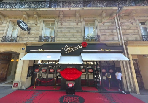 L'immeuble du Crazy Horse, à Paris