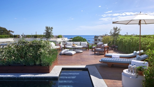 Rooftop d'un penthouse du parc du Cap, dans la Baie d'Antibes.