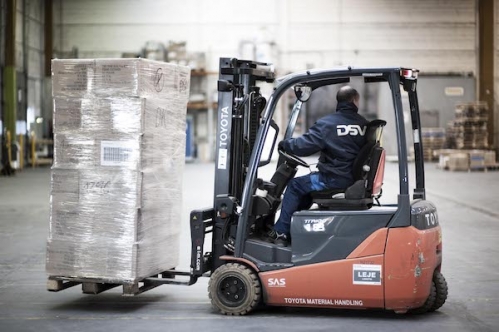 Logistique entrepôt machine - © DSV - 600