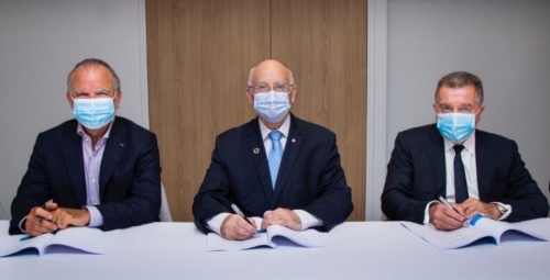 De g. à dr. : Alain Dinin, président de Nexity, André Renaudin, directeur général d’AG2R La Mondiale et Jean-Marie Fournet, p-dg d’Ægide-Domitys. © Xavier Renauld