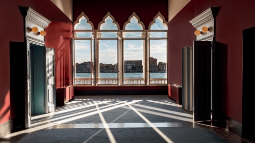 Il Palazzo à Venise, exploité par Experimental Group. 