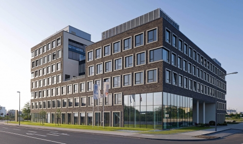 Le KölnCubus à Cologne. Ströher.