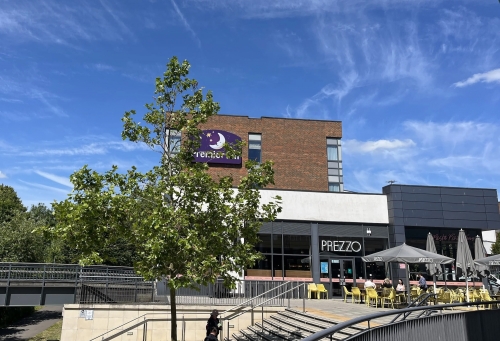 Le site retail St Stephen's Pl, à Trowbridge au UK Le site retail St Stephen's Pl, à Trowbridge au UK