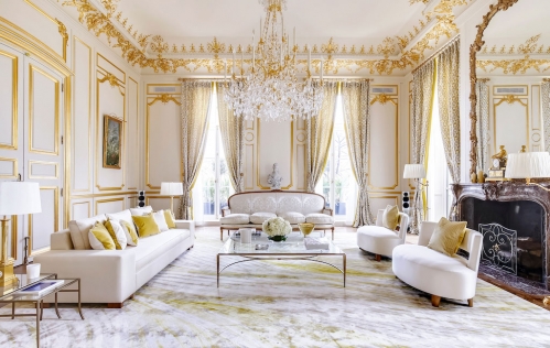 Vue intérieure de l'appartement sur le Champ de Mars, à Paris. © Cogemad