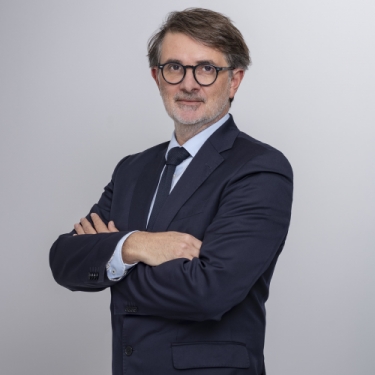 Yannis de Francesco, JLL