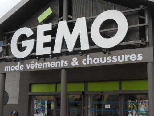 Le Gemo à Cluses.  Le Gemo à Cluses.