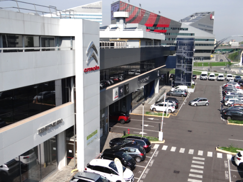 Siège de PSA en Italie - 600