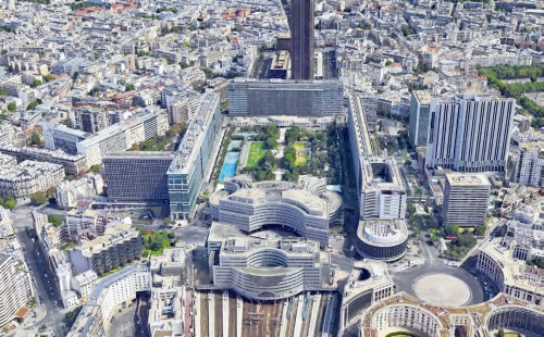 Le New Station (ex-Sud Pont) au premier-plan, qui surplombe les voies ferrées de Paris-Montparnasse Le New Station (ex-Sud Pont) au premier-plan, qui surplombe les voies ferrées de Paris-Montparnasse