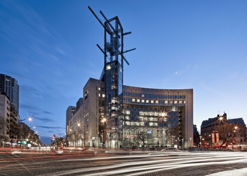 Le centre commercial Italie Deux, vu de la place d'Italie