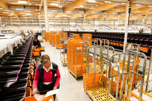 Plateforme industrielle de courrier de Saint Laurent de Mure © Arnaud Février