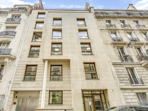 Le 8 Terrasse, dans le 17e arrondissement de Paris Le 8 Terrasse, dans le 17e arrondissement de Paris