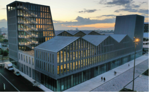 L'immeuble Cap Horn dans le quartier des Bassins à Flots à Bordeaux. 