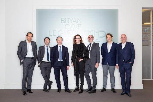 Les sept nouveaux associés du bureau parisien de Bryan Cave. Les sept nouveaux associés du bureau parisien de Bryan Cave.