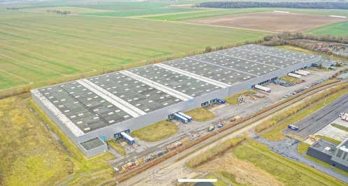 L'entrepôt d'Oursel-Maison. 