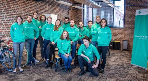 L'équipe de Permettez-moi de construire. 