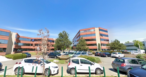 L'immeuble Le Pythagore à droite, au sein du parc Les Algorithmes à Blagnac. © Google Maps