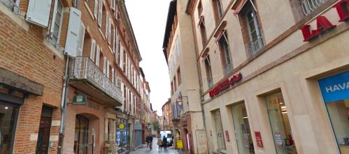 Vue de la rue de l'Hôtel de Ville à Albi, où Urban Coeur Commerce a repris un local commercial. © Maps
