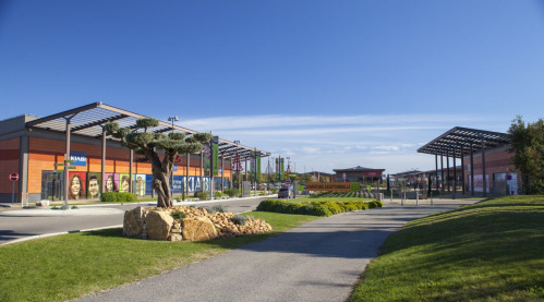 Le retail park Orange Les Vignes 