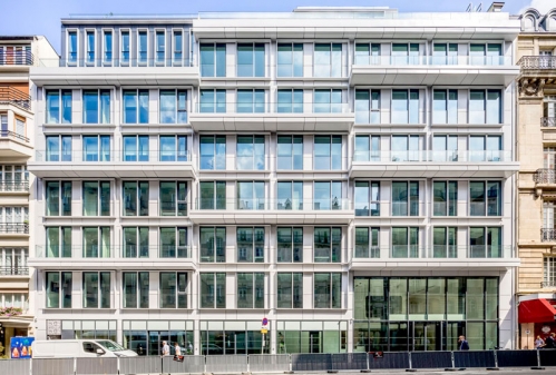 L'immeuble Le Cortis au 100 rue de Courcelles, dans le 17e arrondissement de Paris. 