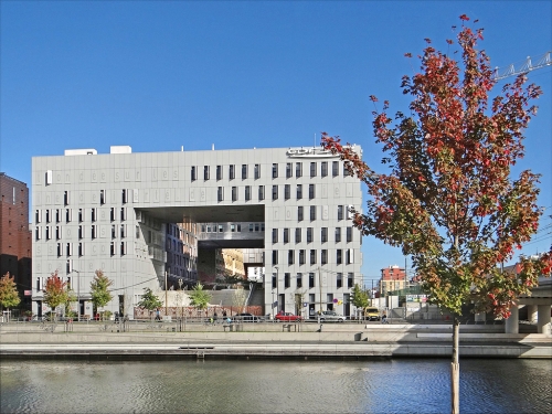 Les parties bureaux de l'ensemble mixte Monolithe, à Lyon © Jean-Pierre Dalbéra