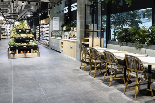 Le nouveau concept Monop' Fresh de Monoprix, filiale premium de Casino.