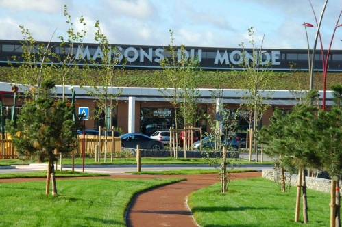 Le centre commercial beGreen à Saint-Parres-aux-Tertres, propriété de Frey