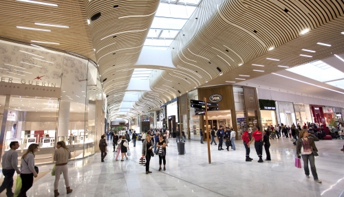 Le centre commercial Aéroville, qui jouxte les terminaux de Paris-Charles De Gaulle. © URW Le centre commercial Aéroville, qui jouxte les terminaux de Paris-Charles De Gaulle. © URW