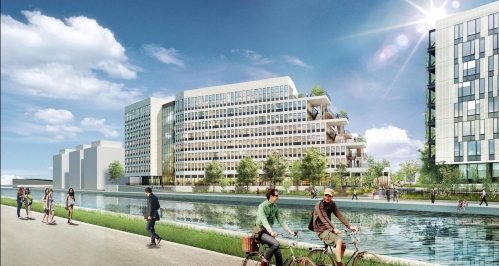 Irrigo longe les quais du canal de l'Ourcq, à Bobigny.