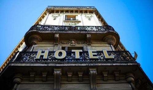 Le Normandy, au 256 rue Saint-Honoré, dans le 1er arrondissement de Paris. 