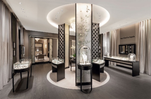 La boutique cannoise de Van Cleef & Arpels.