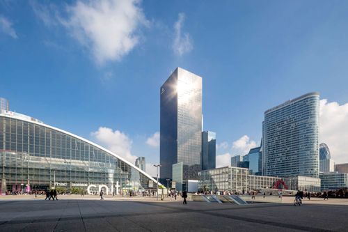 Au centre, la Tour Areva. © Paris La Défense