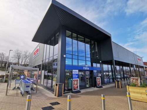 Le supermarché Tesco près de Dublin.