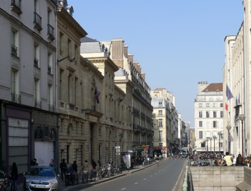 Vue sur la rue des Saint-Pères, dans le 7e arrondissement. © Wikimedia 