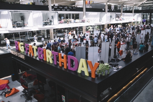 Station F, où est hébergé le programme, fêtait son premier anniversaire en juillet 2018. Station F, où est hébergé le programme, fêtait son premier anniversaire en juillet 2018.