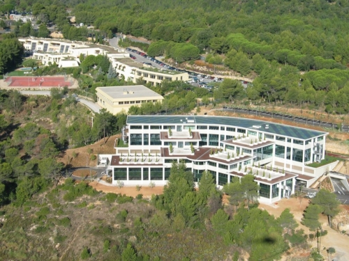 Les immeubles Les deux arcs et le WTC à Sophia Antipolis Les immeubles Les deux arcs et le WTC à Sophia Antipolis