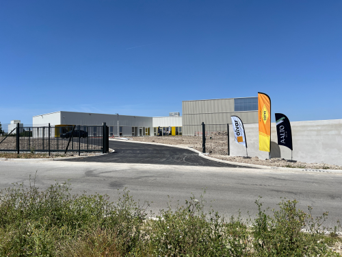 Le bâtiment occupé par Colas à Saintes. 