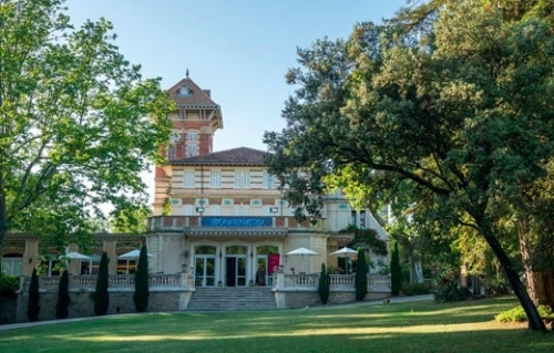 Le Domaine de Mousquety, au bord de la Sorgue.