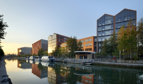 Le parc du Millénaire (Paris 19), avec le Millénaire 1 à droite. © Icade