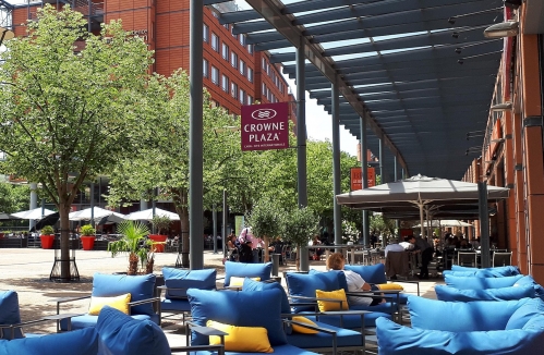 Le Crowne Plaza Lyon Cité Internationale, un des actifs de la holding hôtelière SCSP. © IHG