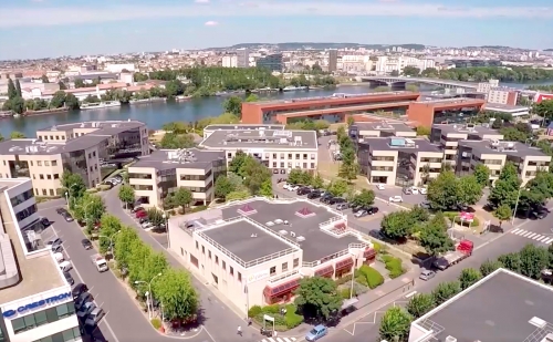 L'implantation de Tessi (au centre en 2nd plan) se situe en plein cœur du parc Eiffel La Défense-Nanterre-Seine.